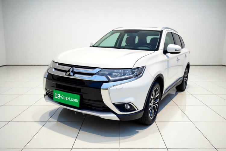 Used Mitsubishi Outlander 2016 2.4L 4x4 Luxury Edition 7-Seater
