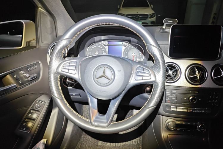 Used Mercedes-Benz B-Class 2017 B 200 Fashion Model
