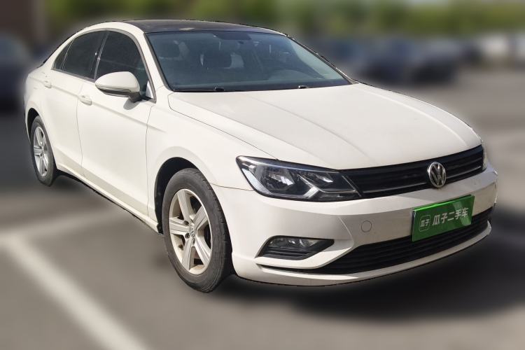 Used Volkswagen Lamando 2015 230TSI DSG Fashion Edition Front Right 45 Deg