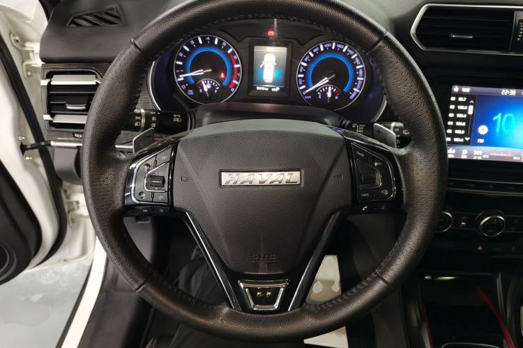 Used Haval H2 2018 Chuanxiang Edition 1.5T Dual-Clutch Two-Wheel Drive ZhiShang Model China V Standard

