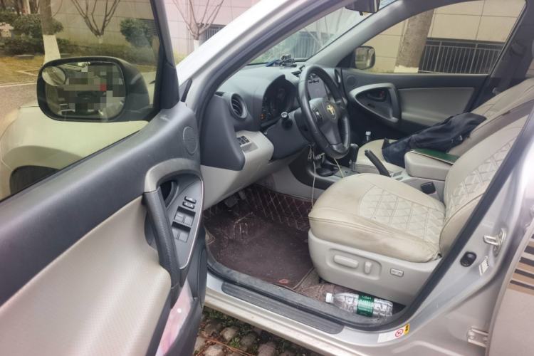 Used Toyota RAV4 2010 2.0L Automatic Deluxe Upgrade Edition
