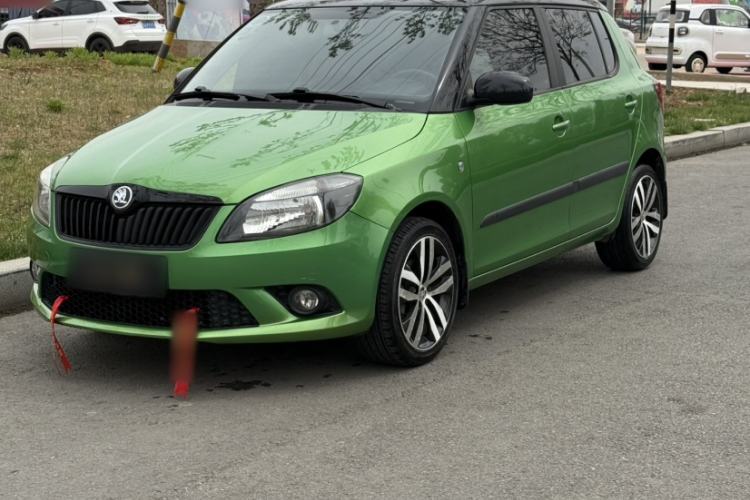 Used Skoda Fabia 2014 1.6L Automatic Sport Edition Exterior 2