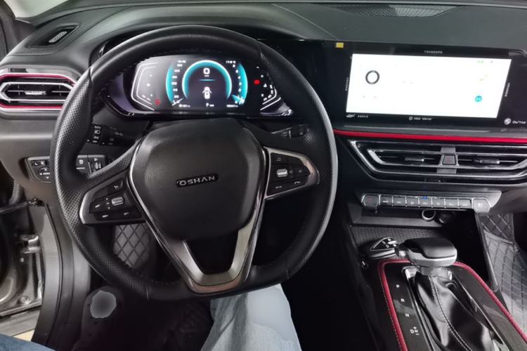 Used CHANGAN OSHAN X5 2021 1.5T DCT Prestige Edition Center Console