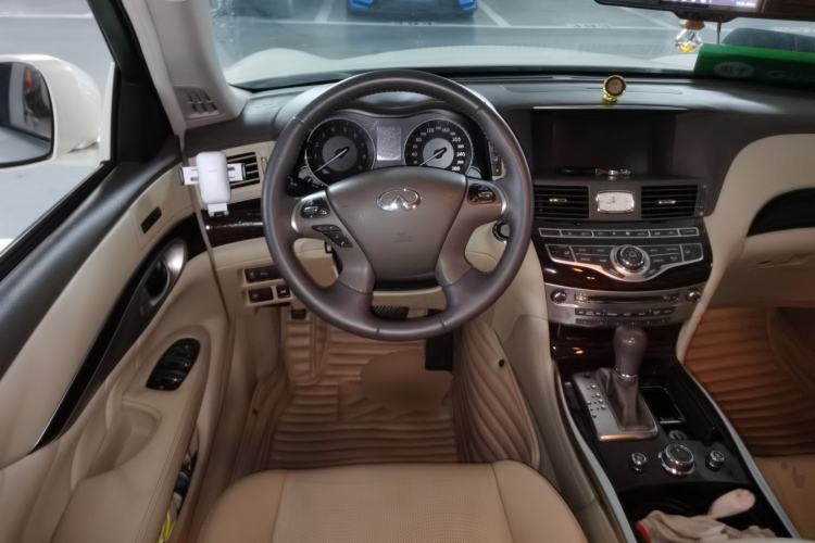 Used Infiniti Q70 2013 Q70L 2.5L Elegance Edition Steering Wheel