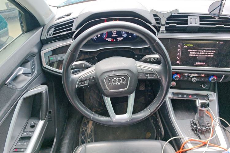 Used Audi Q3 2020 35 TFSI Fashionable and Elegant Model Steering Wheel