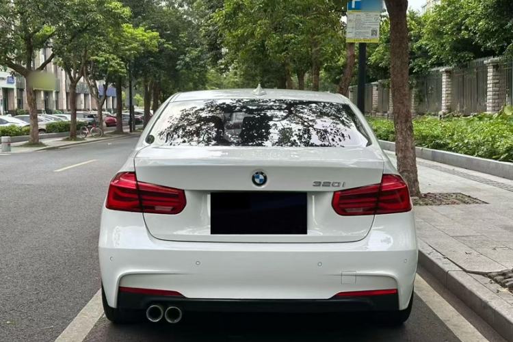 Used BMW 3 Series 2018 320i M Sport Package Exterior 3
