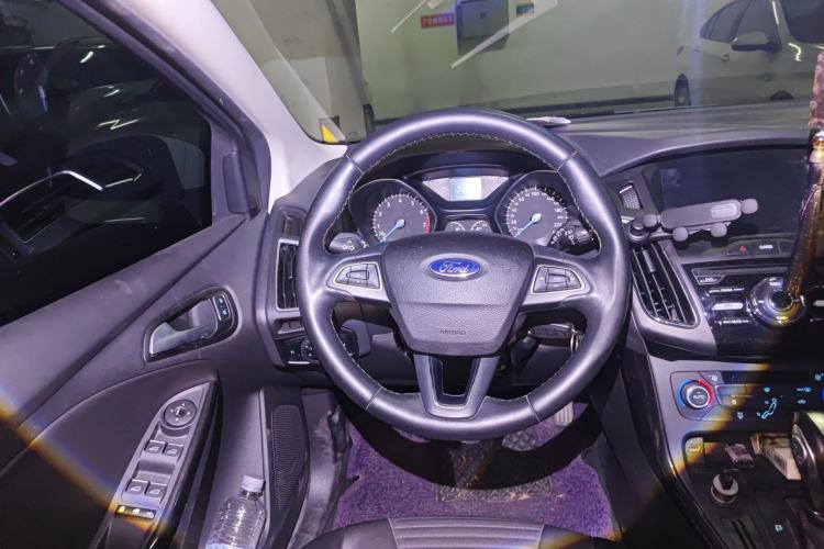 Used Ford Focus 2017 Hatchback 1.6L Automatic Fashion Edition Smart Drive Version
