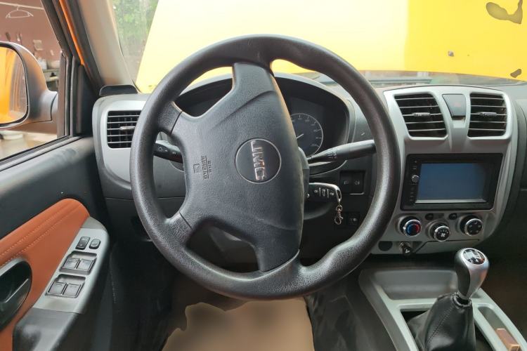 Used JMC Baodian 2018 2.9T New Value-Packed Two-Wheel-Drive Diesel Comfort Version with Extended Cargo Bed – JX4D30B5L Steering Wheel