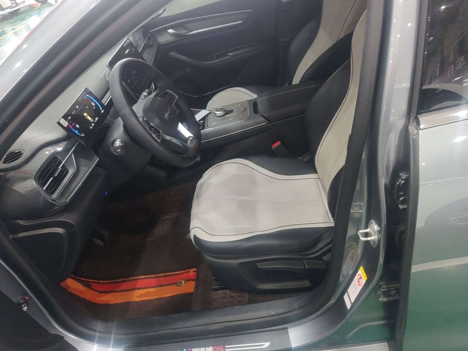 BYD Destroyer 05 2024 HONOR Edition DM-i 55KM Luxury Model — снимка 17
