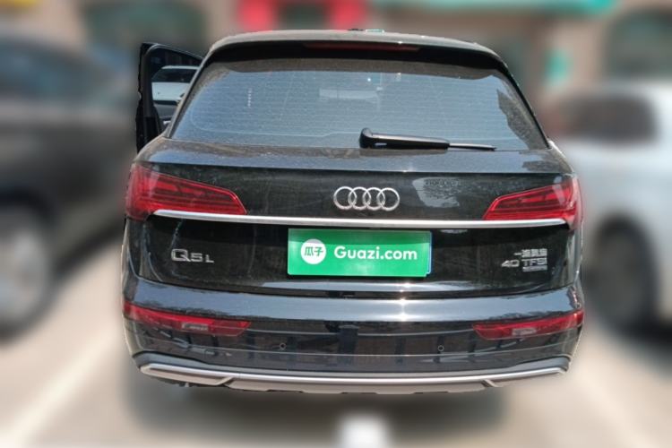 Used Audi Q5L 2022 40T Fashionable and Elegant Model Rear