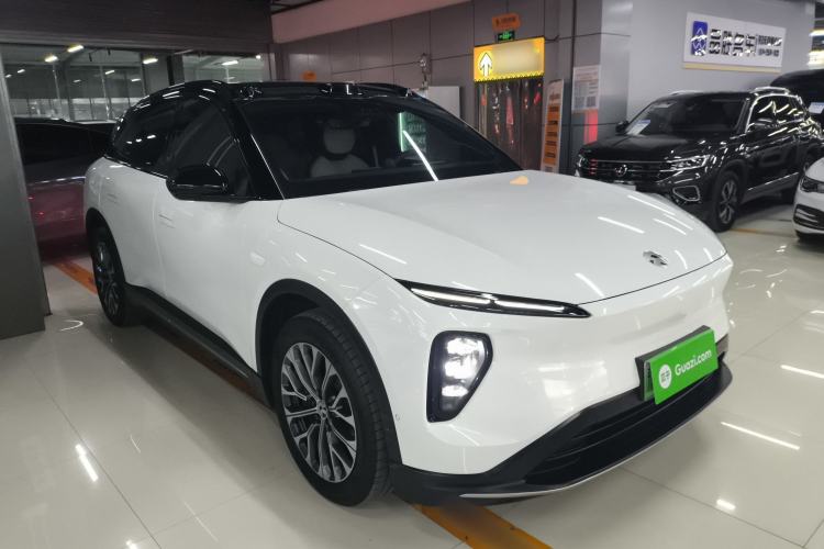 Used Nio ES6 2024 75 kWh Front Right 45 Deg