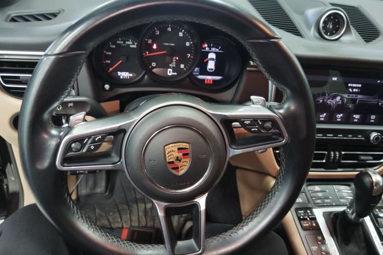 Used Porsche Macan 2018 Macan 2.0T Steering Wheel