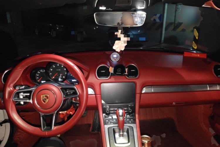 Used Porsche 718 2022 Boxster 2.0T Center Console