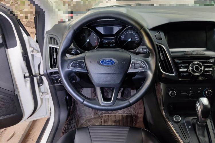 Used Ford Focus 2018 Sedan Classic 1.6L Automatic Trendy SmartDrive Edition Steering Wheel