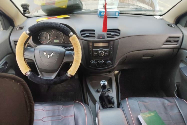 Used Wuling Hongguang 2015 1.2L S Base Model China V Standard