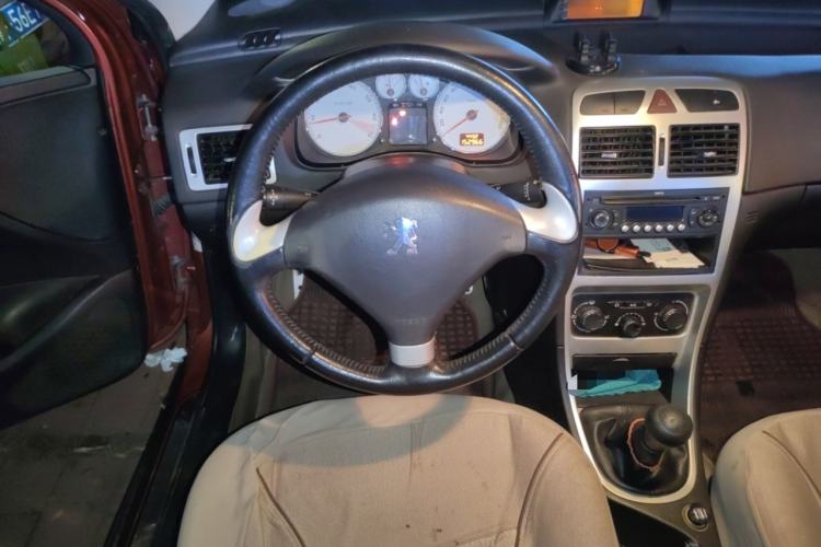 Used Peugeot 307 2012 1.6L Manual CROSS Steering Wheel