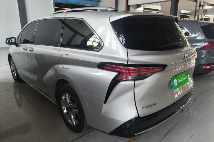 Used Toyota SIENNA 2021 2.5L Hybrid Platinum Edition
