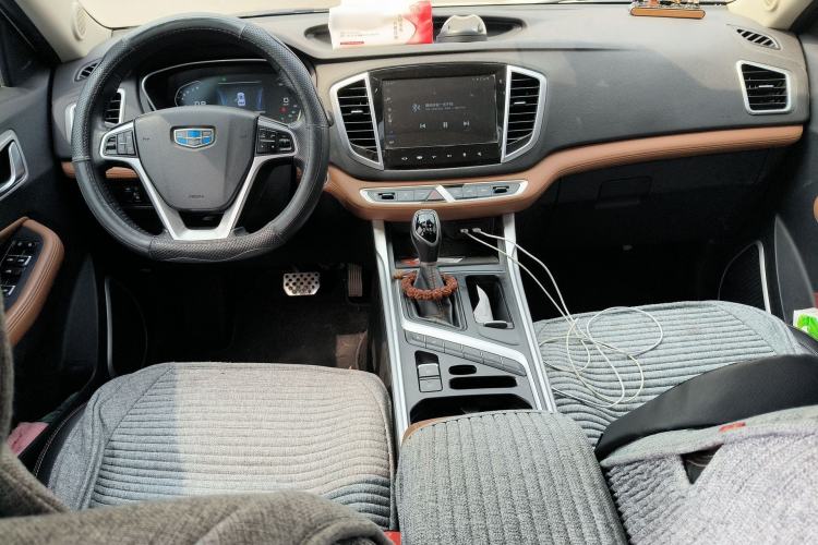 Used Geely Auto Vision X6 2018 1.4T CVT 4G Connected Luxury Version Center Console