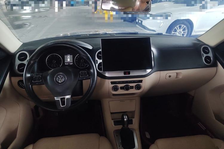 Used Volkswagen Tiguan 2013 1.8 TSI Automatic All-Wheel Drive Luxury Model Center Console