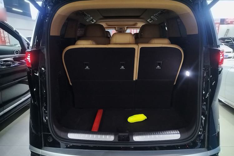 Used Denza D9 2025 DM-i Intelligent Drive 1020 Four-Wheel Drive Flagship Model