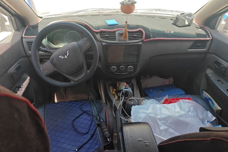 Used Wuling Hongguang 2015 1.5L S Basic Version China V Standard
