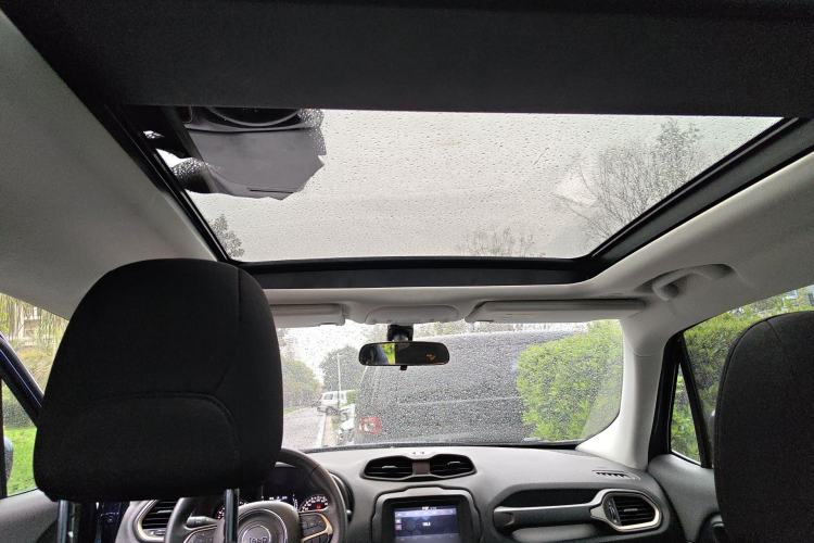 Used Jeep Renegade 2018 Connected Large Screen Version 180T Automatic High-Energy Edition Headliner