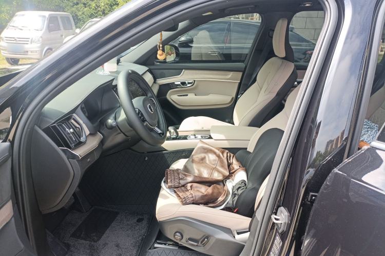 Used Volvo XC90 2026 B5 All-Wheel-Drive Smart Comfort Luxury 5-Seater Left Front Seat