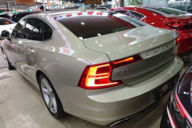 Used Volvo S90 2018 T4 Zhiyuan Edition
