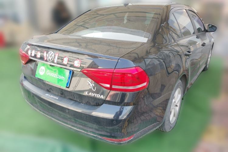 Used Volkswagen Lavida 2015 1.6L Manual Fashion Edition