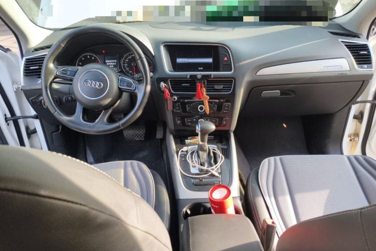 Used Audi Q5 2015 40 TFSI Technology Edition Center Console