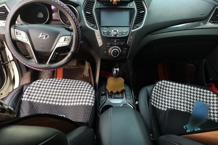 Used Hyundai Santa Fe 2015 2.0T Automatic Two-Wheel Drive Smart Version 5 Seats