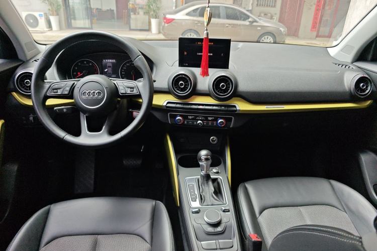 Used Audi Q2L 2018 35 TFSI Fashion Dynamic Version China V Emission Standard Center Console