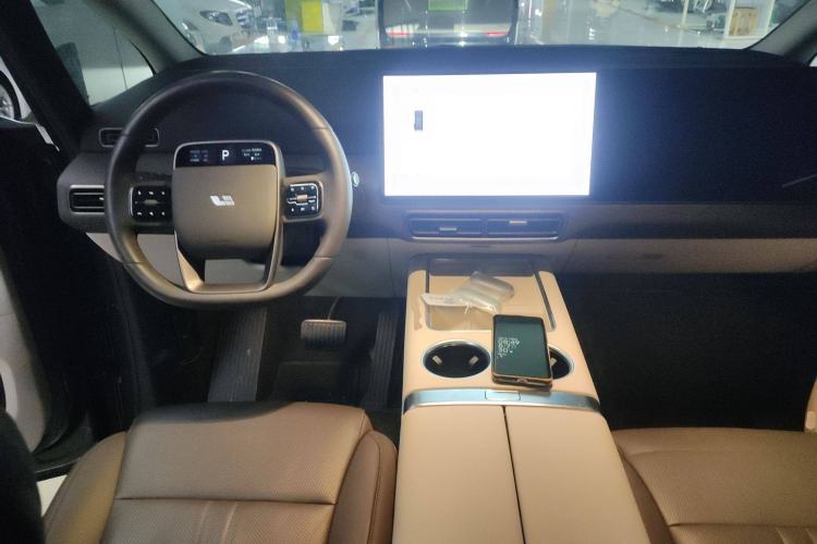 Used Li Auto MEGA 2024 Ultra Model
