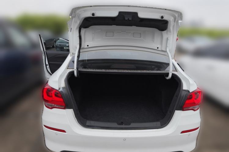 Used Chevrolet Cavalier 2019 320 Automatic Xinyue Edition Trunk