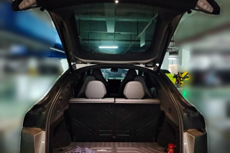 Used Tesla Model Y L 2025 Model Long-Range All-Wheel-Drive Version