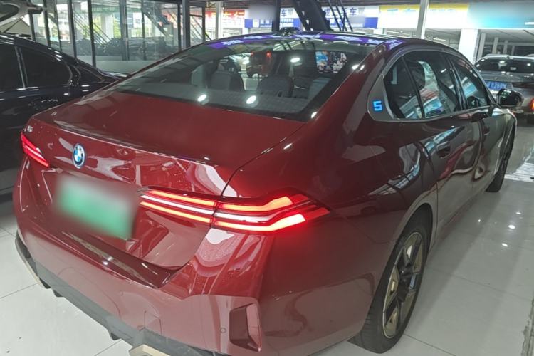 Used BMW i5 2024 eDrive 35L Luxury Model with M Sport Package
