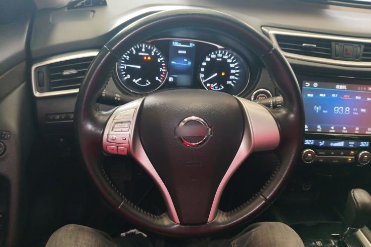 Used Nissan X-Trail 2015 2.0L CVT Comfort MAX Edition 2WD
