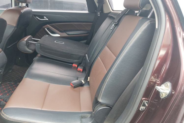 Used JMC Yusheng S350 2017 2.0T Manual Two-Wheel Drive Diesel Luxury 7-Seater
