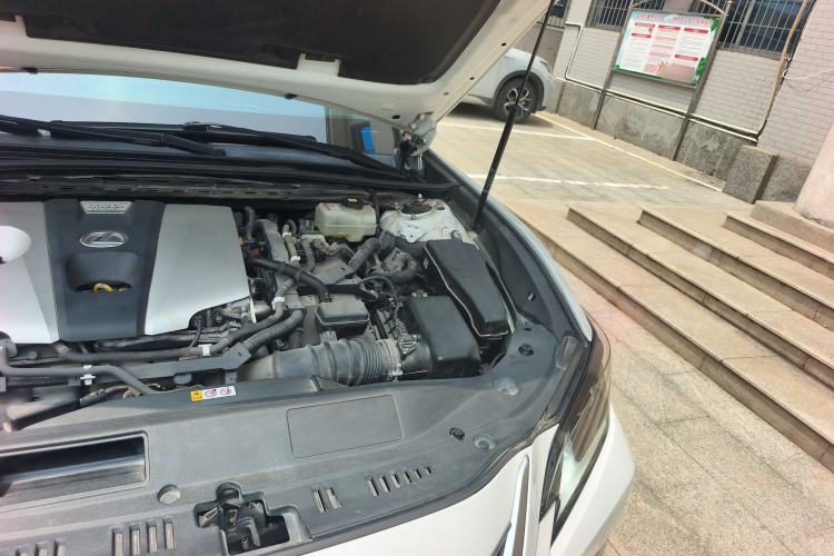 Used Lexus ES 2020 300h Premier Edition Right Front Headlight