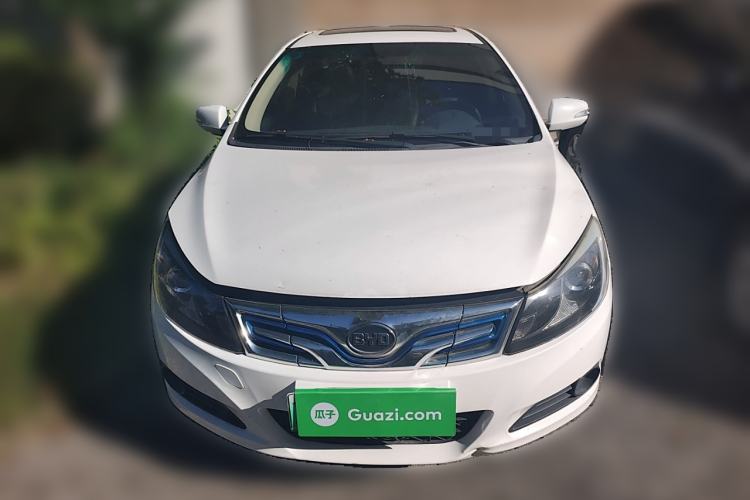 Used BYD e5 2016 300 Luxury Edition Front