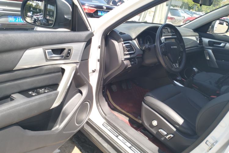 Used Haval H2 2017 Blue Label 1.5T Manual Two-Wheel Drive Luxury Model
