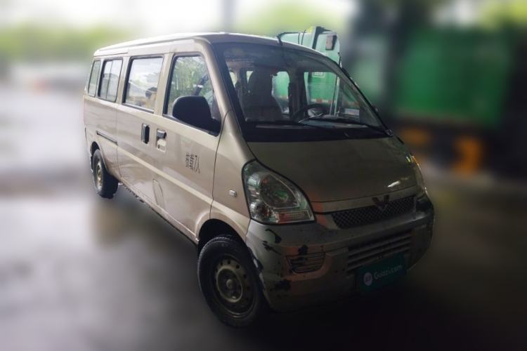 Used Wuling Rongguang 2017 1.5L Extended Basic Version Front Right 45 Deg