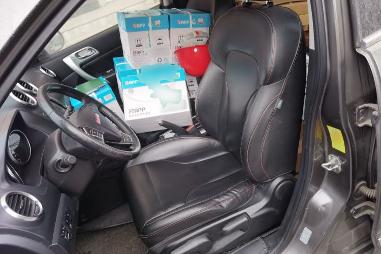 Used Haval H6 2013 Upgraded Model 2.4L Automatic Two-Wheel Drive Elite Version
