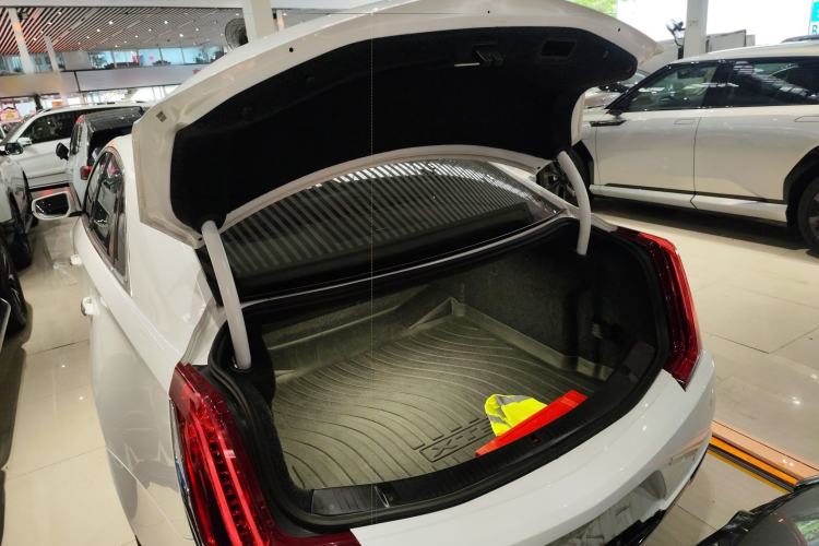 Used Cadillac XTS 2018 28T Elite Edition Trunk