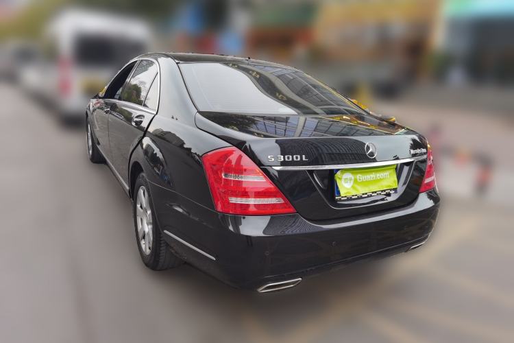 Used Mercedes-Benz S-Class 2012 S 300 L Business Standard Model
