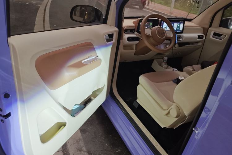 Used Wuling Hongguang MINIEV 2024 3rd Generation 215km Advanced Version
