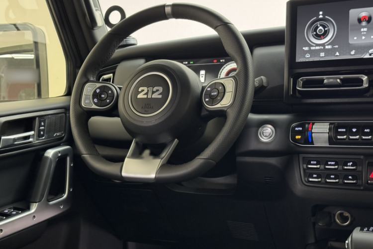 Used 212 T01 2025 2.0T Changfeng
