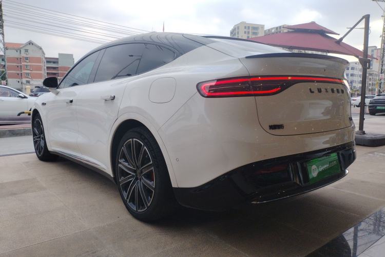 Used Hima Luxeed R7 2024 All-Electric 736 km Ultra
