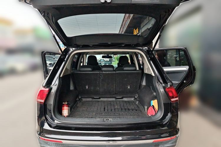 Used Volkswagen Tiguan L 2017 330TSI Automatic Two-Wheel Drive Luxury Edition
