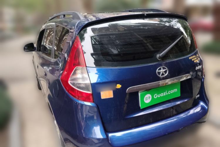 Used JAC Group Refine M2 2011 1.8L MT Luxury 7-Seater